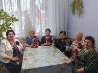 Снеговики из помпонов